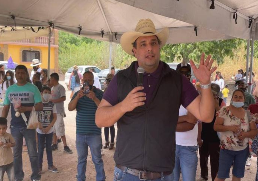 Adrian Esper criticó el gasto millonario de espectaculares