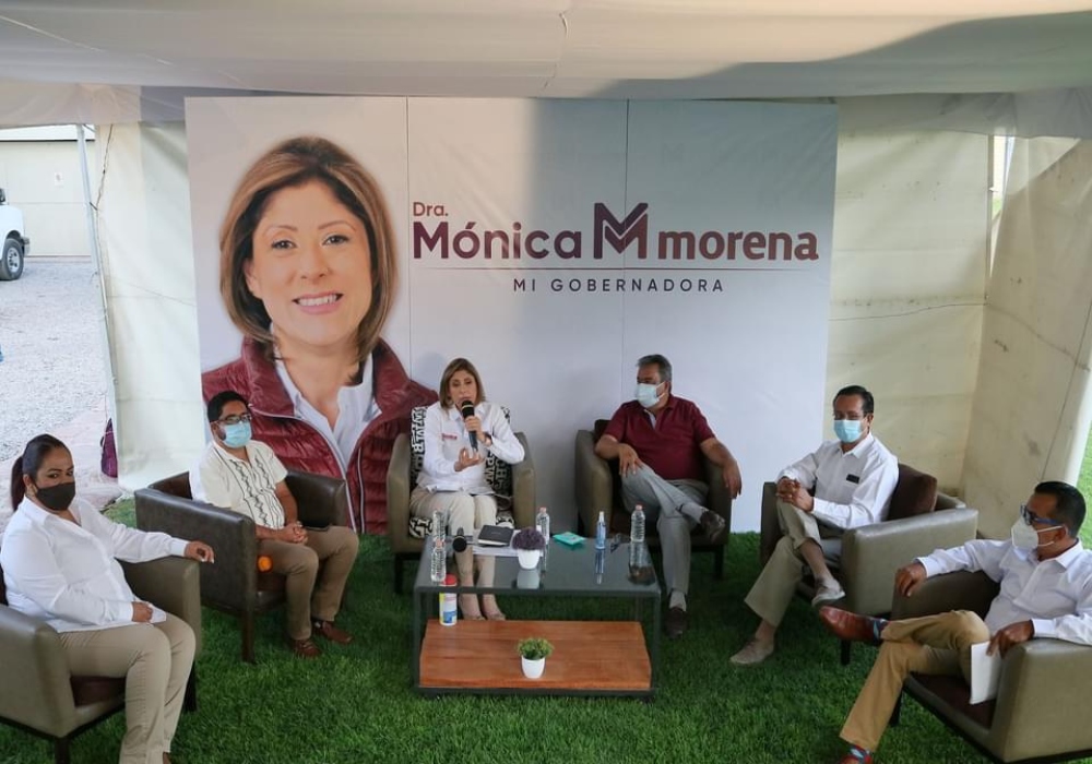 Mónica Rangel promete mejores condiciones laborales a docentes