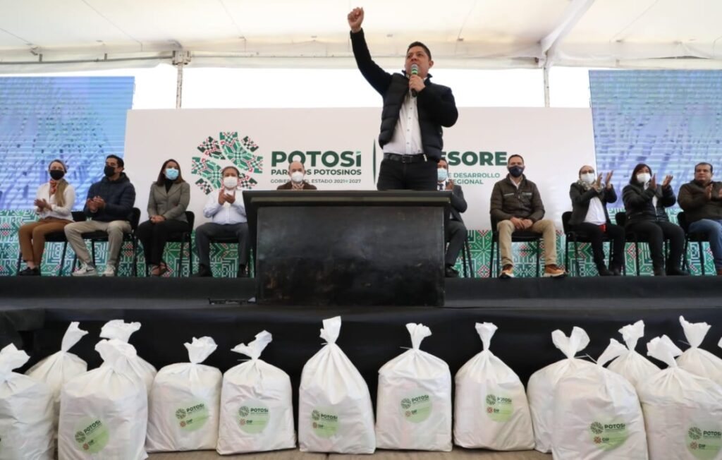 Ricardo Gallardo entregará 1 millón de becas alimentarias