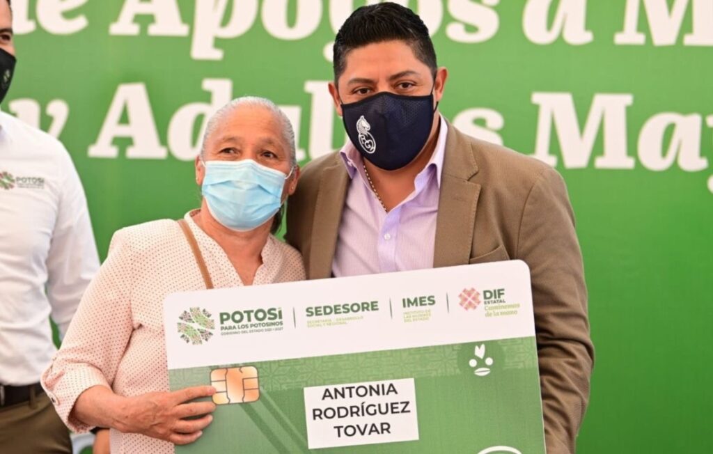 Inicia entrega de apoyos a madres solteras y adultos mayores en SLP