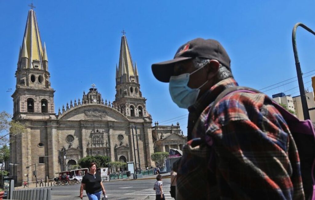 Jalisco elimina el uso obligatorio de cubrebocas en espacios públicos y escuelas