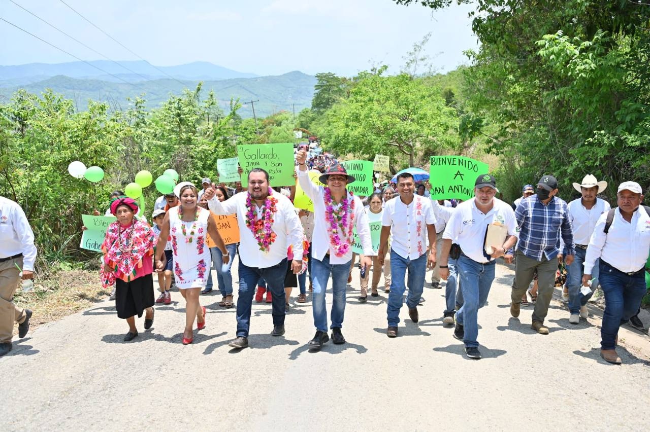 Ricardo Gallardo lleva Becas Alimentarias hasta las comunidades indígenas de la Huasteca