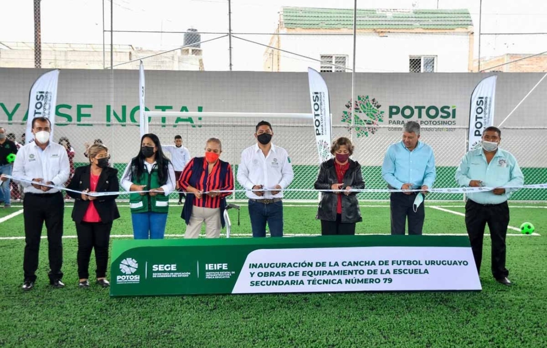 Ricardo Gallardo entregó nueva cancha en la colonia Satélite