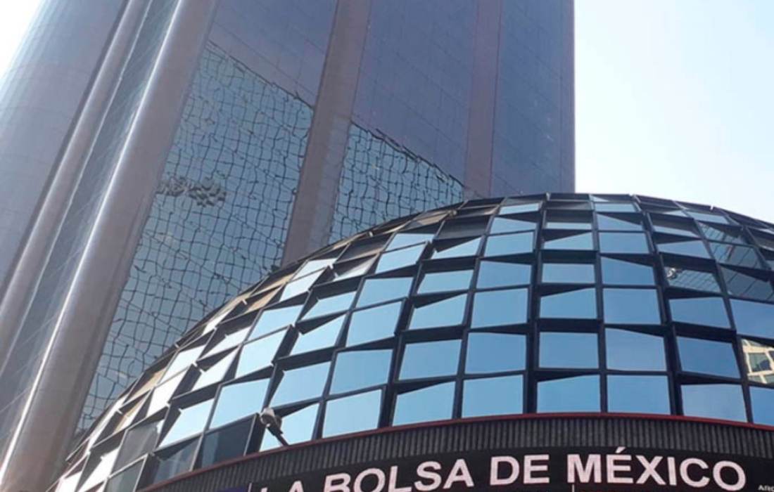 Bolsa mexicana gana 11.87% en octubre, su mejor desempeño en 23 meses