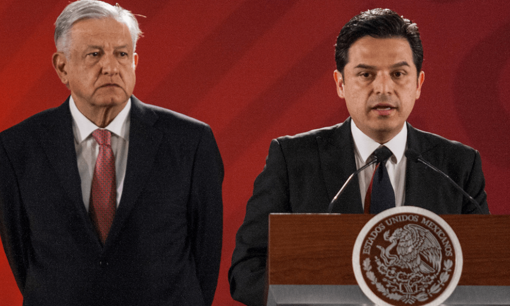 AMLO y el IMSS analizan subir el salario de médicos especialistas en 2023 