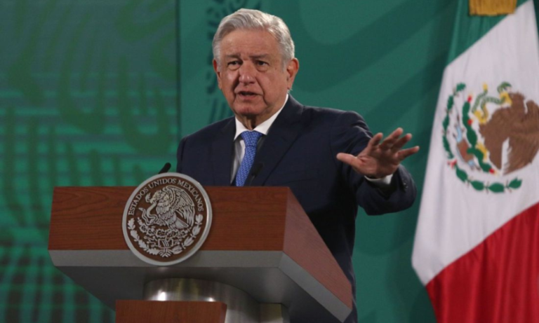 Presidente López Obrador denuncia manipulación en los medios de comunicación mexicanos