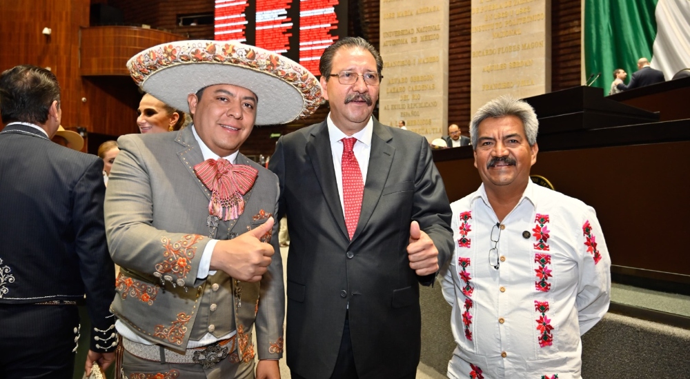 Ricardo Gallardo es reconocido en la Cámara de Diputados por su apoyo a la charrería