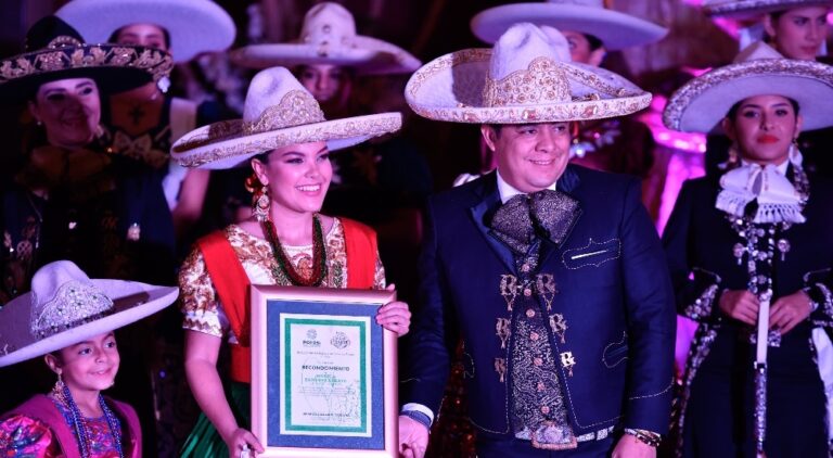 Ricardo Gallardo celebra el baile de reinas de la charrería en San Luis Potosí