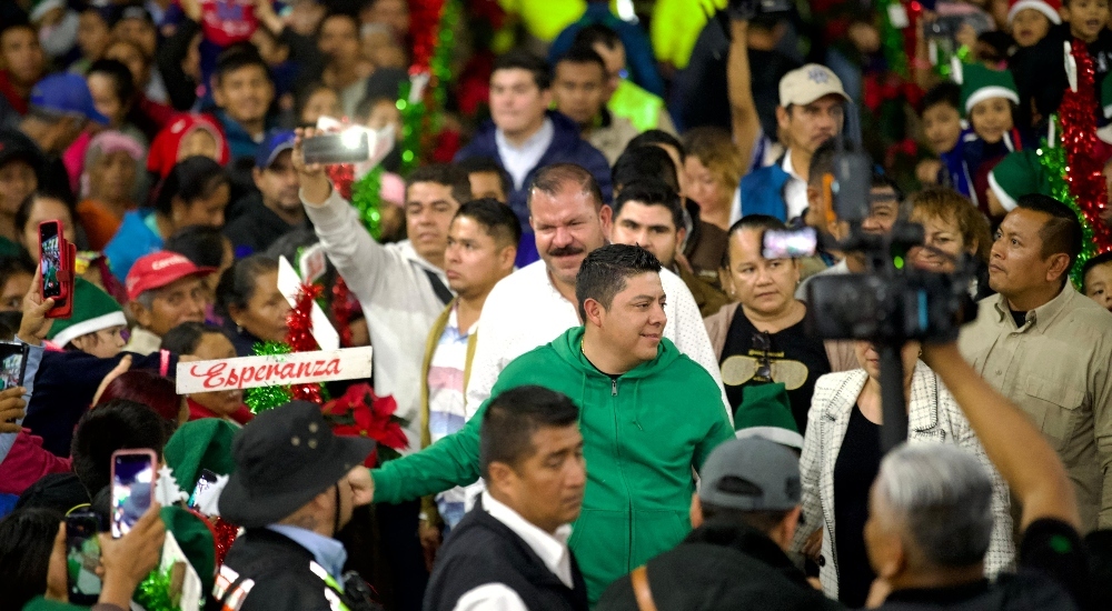 Ricardo Gallardo inicia posadas navideñas en San Martín Chalchicuatla y Tamazunchale