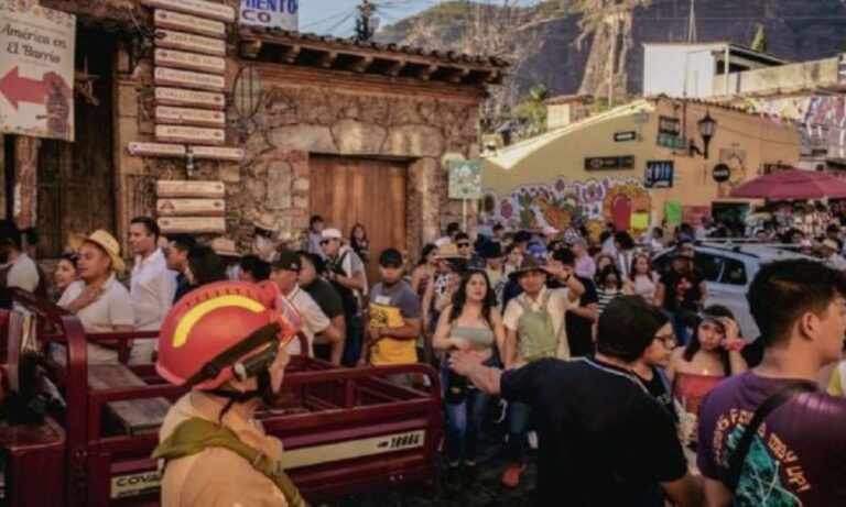 Comparsa denuncia falta de seguridad en el Carnaval de Tepoztlán