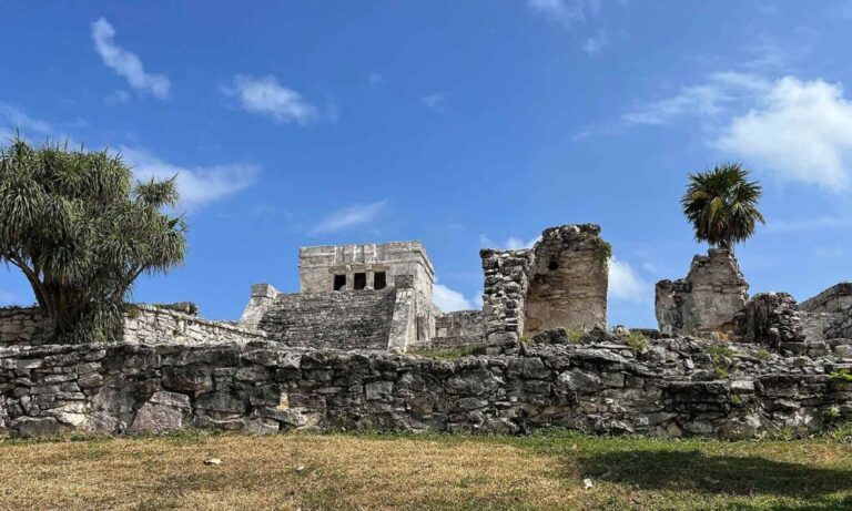 Arqueólogos mexicanos desvelan misterio de cueva ancestral en Tulum